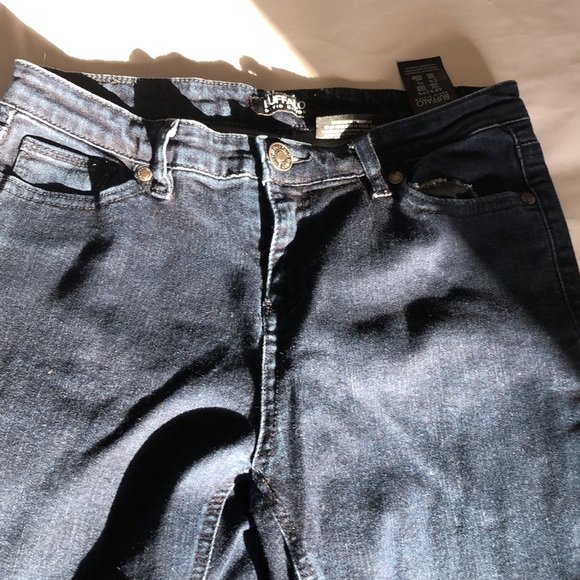 Women’s size 2/26 buffalo David bitten bluejeans - Picture 2 of 10